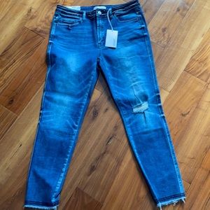 New with tags Vervet mid-rise skinny jeans W 31